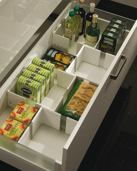 Interiores para recipientes de armazenamento de alimentos, para extensões frontais e caixas de gaveta interna com carris