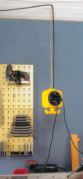Hängfördelare ström, med 2x4 eluttag med skyddad kontakt